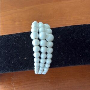 Elegant Vintage White Beaded Bracelet 3 strands Milk Glass,Bends Graduated Beads